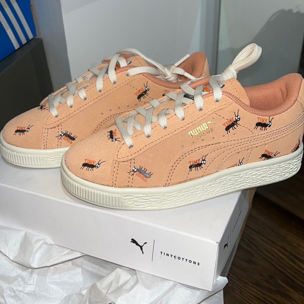 Suede Puma sneakers